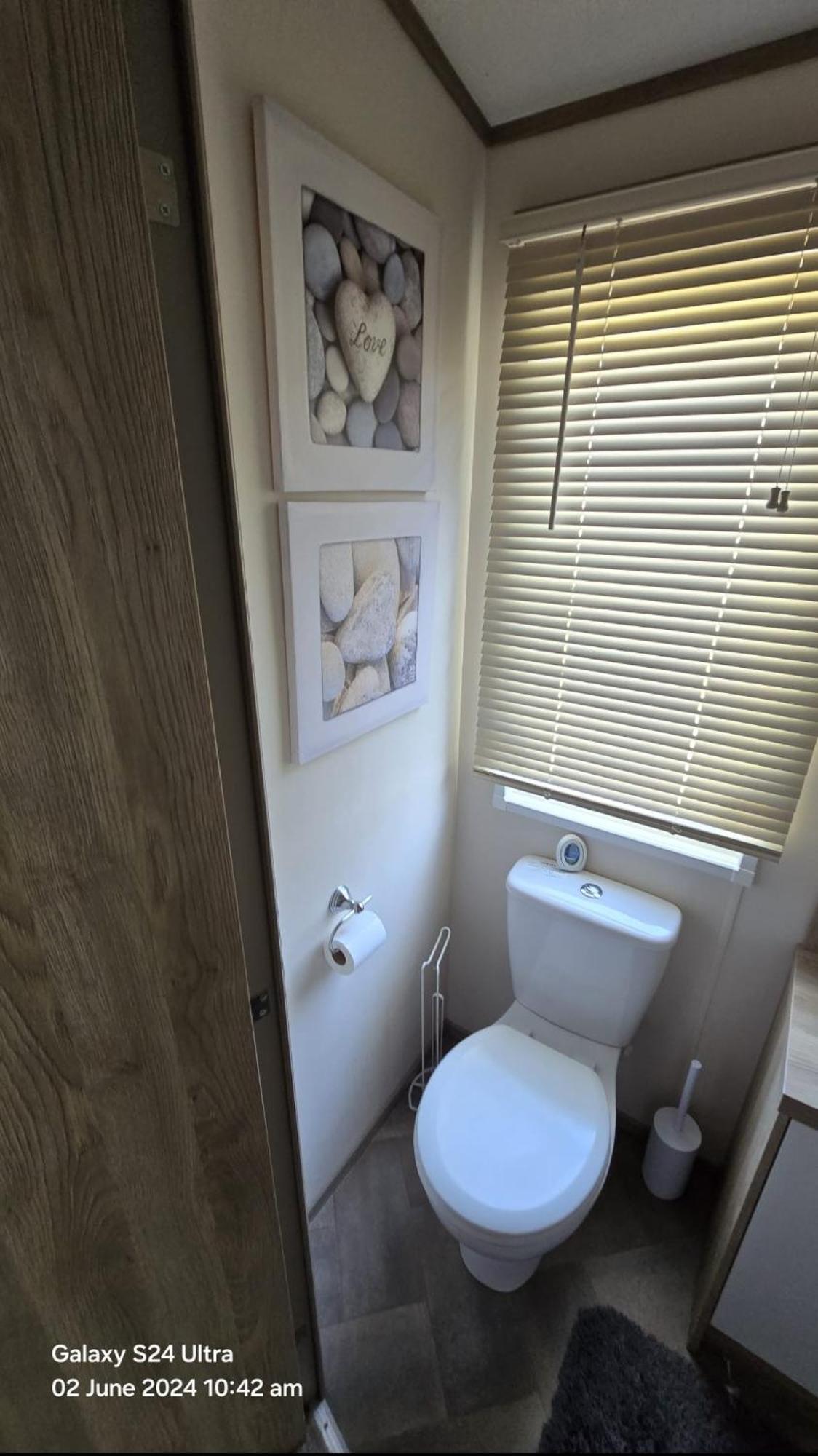 Luxury Lakeside Caravan With Hottub And Private Fishing Peg, Tattershall Lakes Exterior photo