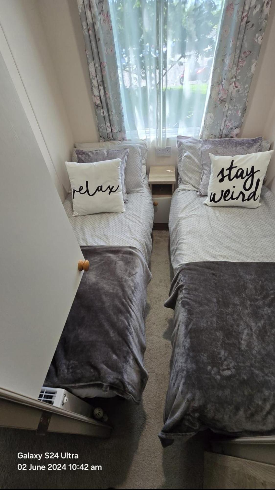 Luxury Lakeside Caravan With Hottub And Private Fishing Peg, Tattershall Lakes Exterior photo